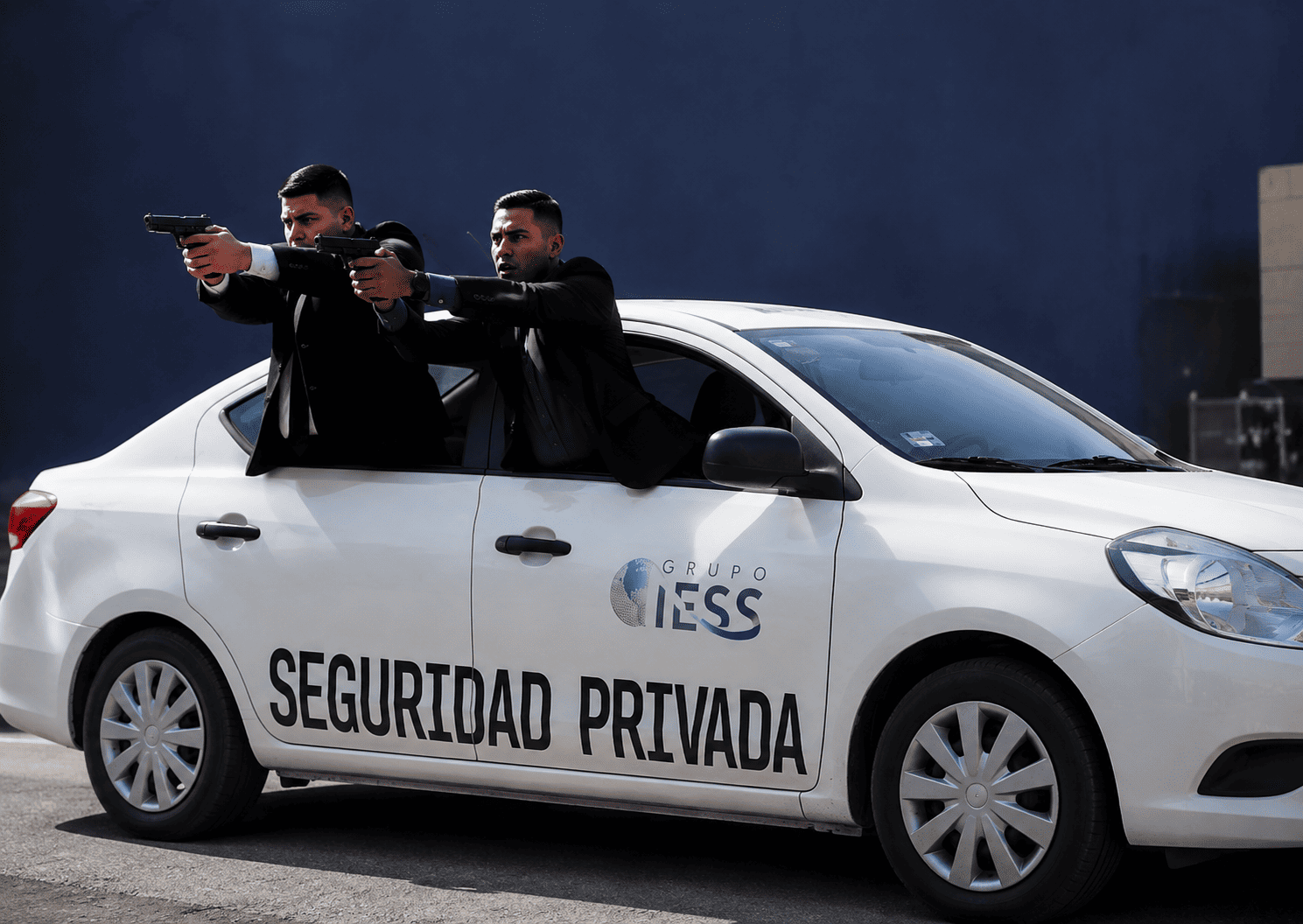 guardias de escolta grupo iess